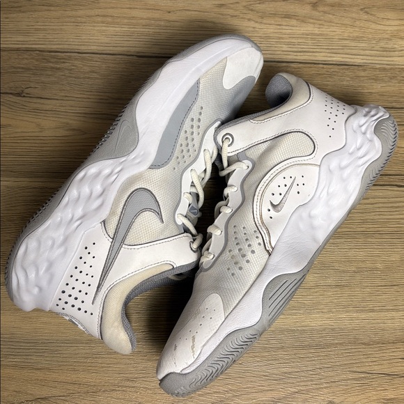 Nike | Fly.by Mid 3 Court Shoes - Picture 5 of 9